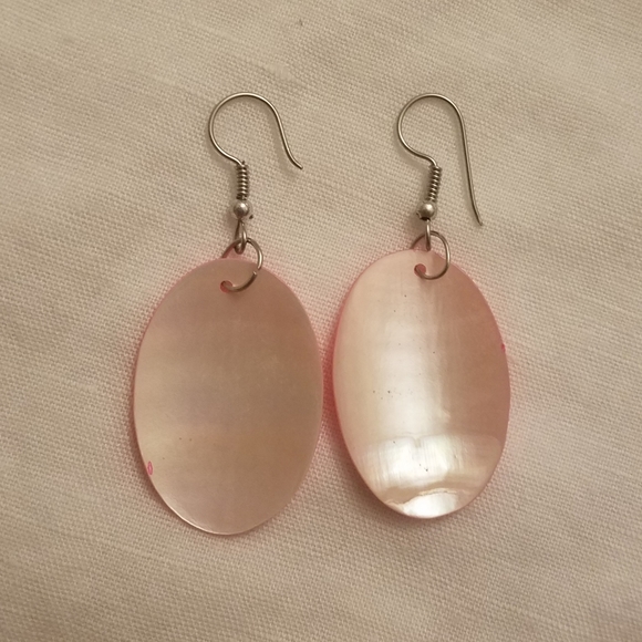 Fuchsia Mother of Pearl Earrings - Picture 4 of 5